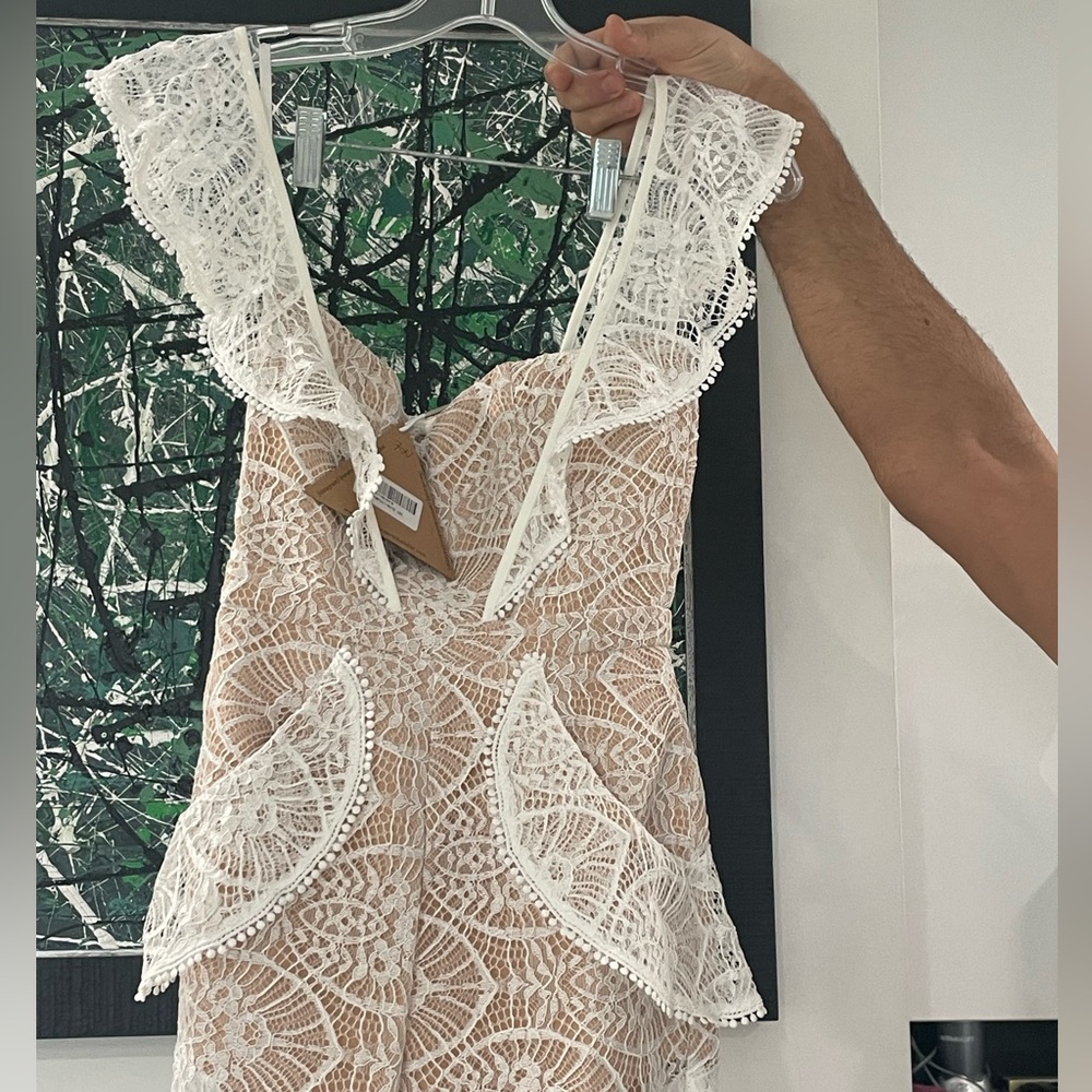 Seven wonders the label NEW size 4 US UK size 6 white daisy lace romper jumpsuit